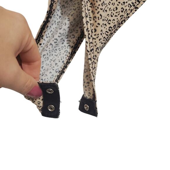 Gaze | Sleeveless Ditsy Cheetah Print Soft Stretch Bodysuit - Picture 4 of 9